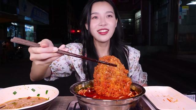 ▶突发美食狂欢|当小洞饿了→想吃大香肠南·竟然引发一场美食盛宴!